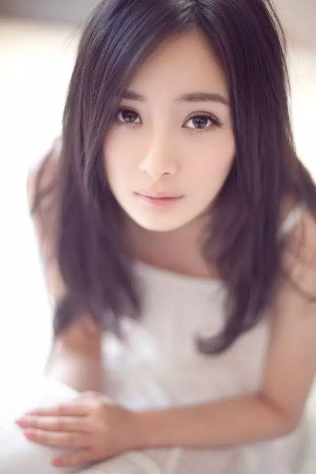 94间房主跳舞 侦探帽